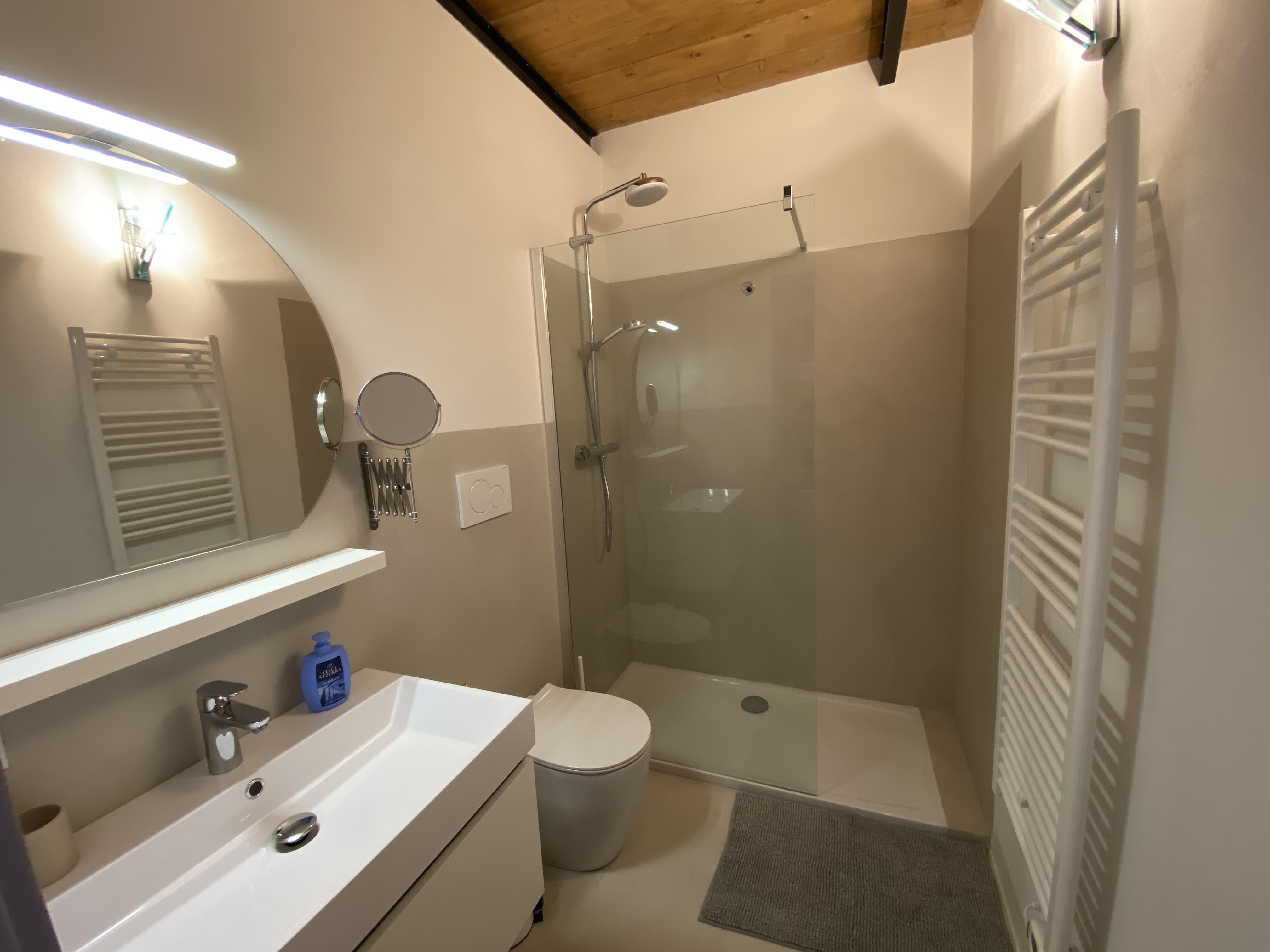 bathroom with large shower in Tuscany