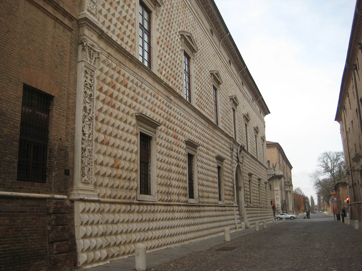 palazzo diamanti